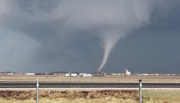 VIDEO: Slabé tornádo na hraniciach Slovenska a Česka. Odborníci zisťujú, akú malo silu