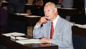 Kritici ho nazývajú zbabelcom, iní oceňujú jeho odvahu. Pripomíname si okrúhle výročie smrti A. Dubčeka