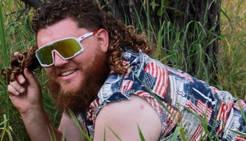 Vpredu biznis, vzadu párty. Súťaž nesmrteľných účesov ovládol muž s príznačným menom