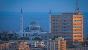 Militanti z aš-Šabábu zaútočili na hotel v somálskej metropole