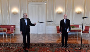 Zeman opäť perlil. Vulgárne sa vyjadril na adresu premiéra Sobotku