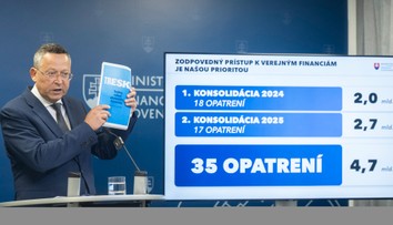 Vláda urobila pri zrušení sviatkov chybu, ktorá poteší zamestnancov. Ministerstvá si problém prehadzujú ako horúci zemiak