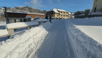 Kalamita na Kysuciach. Za jeden deň tam napadlo pol metra snehu