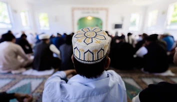 Blíži sa nezvládnuteľná katastrofa. Deti bežne nosia nože, celé rodiny podporujú Islamský štát, varuje berlínska charita