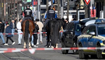 Muža, ktorý v Mannheime autom vrazil do ľudí, obvinili z vraždy