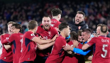 Česko zvládlo ďalšiu penaltovú drámu a oslavuje postup na MS po dvadsiatich rokoch. Bosna zaskočila Taliansko