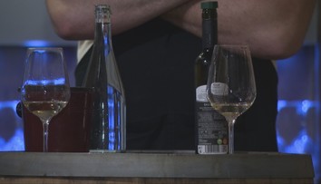 Zákazníci šetria a mladí menia chute. Spotreba vína padla na historické minimá