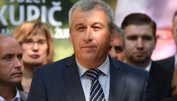 Zajac: Ak by bol Fico chlap, priznal by porážku