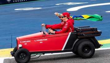 Vo Ferrari vládne napätá atmosféra, prezident kritizuje jazdcov. Obaja piloti šéfovi posielajú odkaz