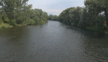 Váh bojuje so suchom. Priehrady ho zatiaľ držia nad vodou