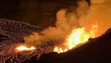 VIDEO: Jedna z najaktívnejších sopiek sa opäť prebudila k životu. Vyvrhuje lávu až do výšky 80 metrov