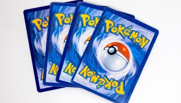 Máte ich doma aj vy? Muž našiel na povale vzácne pokémonové karty, odhadovaná cena ho šokovala