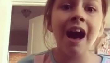 Prekrásne vyznanie pre mŕtveho otca. Dievčatko prespievalo Adele