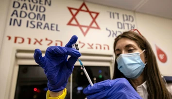 Izrael začne očkovať proti covidu štvrtou dávkou vakcíny