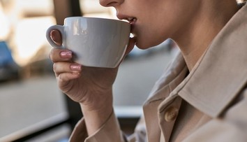 Prekvapivý efekt obľúbeného nápoja. Môže vás chrániť pred žlčovými kameňmi