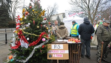 Poľská vládna strana zmenila názor. Novinárov v parlamente neobmedzí