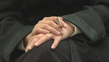 Nefajčiarom ponúkli v práci šesť dní dovolenky navyše. Fajčiari totiž „robia“ menej