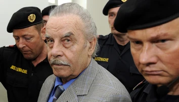 Rakúsky sexuálny deviant Fritzl, ktorý väznil a znásilňoval svoju dcéru, požiadal o prepustenie