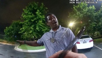 VIDEO: Policajti v USA zabili ďalšieho Afroameričana pri zatýkaní. Protesty sa ešte viac vyostrili