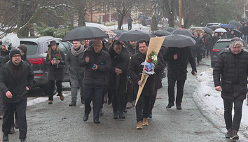 Stovky smútiacich, poľovnícka salva a meč: Posledná rozlúčka s „kráľom Zemplína“ Mikulášom Varehom