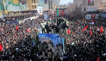 V tlačenici na Solejmáního pohrebe ušliapali na smrť najmenej 50 ľudí