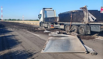 Na D1 smerom do Bratislavy sa zrazili dva kamióny, diaľnica je už plne prejazdná