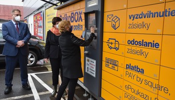 Na pošte môžete pred Vianocami čakať aj 45 minút. Tieto triky vám ušetria čas