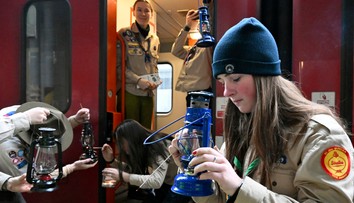 Skauti v sobotu rozvezú svetlo z Betlehema. Pozrite si prehľad vlakov, ktorými ho prepravia