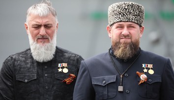 Ukrajinci oznámili, že zabili pravú ruku Kadyrova. Rusi tvrdia, že je iba zranený