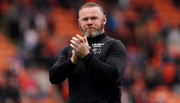 Vráti klub do Premier League? Rooney na novej trénerskej adrese