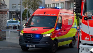 Šokujúce správanie českých záchranárov. Dievča cestou na psychiatriu nabádali k samovražde