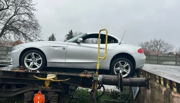 Kuriózne parkovanie v Seredi. Polícia hľadá vodiča, ktorý zaparkoval na nákladnom vozni