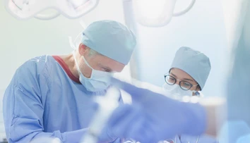 Na operáciu prišla s boľavým členkom. Po prebudení jej chýbali štyri zuby