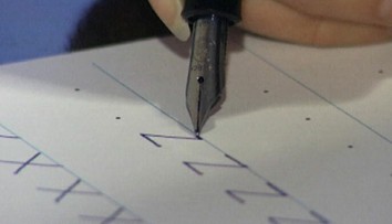 Ministra školstva trápi, ako deti píšu. Prikázal, aby sa učili krasopis