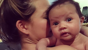 Toto dievčatko si získa aj vás. Viete kto sú jej slávni rodičia?