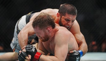 VIDEO: Jednoznačná dominancia a splnený sen. Islam Machačev nedal súperovi šancu a zapísal sa do histórie UFC