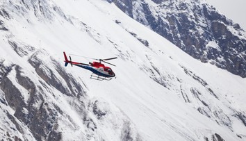 Klientom mali úmyselne vyvolávať nevoľnosti. Za následné záchrany z hôr zinkasovali milióny