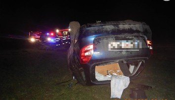 Tragická noc pri Blatnom: Vodič Fabie sa niekoľkokrát prevrátil, nehodu neprežil