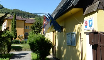 Ako odrezaná od sveta. V tejto obci na Gemeri si nezavoláte ani nepošlete SMS, to sa má zmeniť