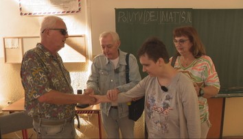Deň plný prekvapení. Nevidiaca Kristína sa po 19 rokoch vrátila do školy pre zrakovo znevýhodnených