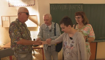 Deň plný prekvapení. Nevidiaca Kristína sa po 19 rokoch vrátila do školy pre zrakovo znevýhodnených