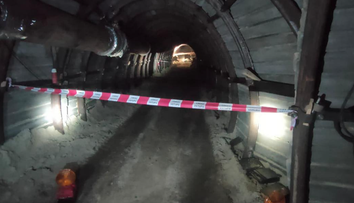 Veľké nešťastie vo vinárstve na východe Slovenska. V pivnici zasypalo štyroch mužov, jeden neprežil (†51)