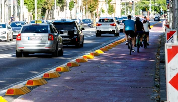 Väčšie pokuty či zákaz elektrokolobežiek. Na cestách začali platiť nové pravidlá