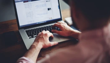V skupinách na sociálnej sieti sa šírila detská pornografia