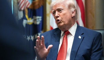 Je najmocnejší muž sveta šialenec? Najnovšie výroky Trumpa desia aj jeho prívržencov.