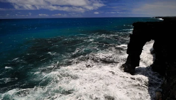 Havaj prišiel o ikonický prírodný úkaz. Po 550 rokoch sa zrútil do oceánu