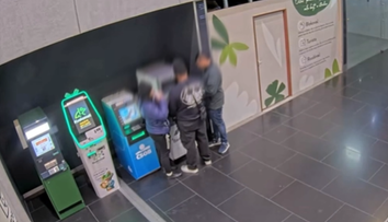 VIDEO: Bez trhavín a explózií. Skupina Venezuelčanov vybrala z bankomatov v Bratislave vyše 130-tisíc eur