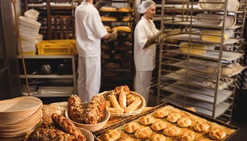 Po hydinároch hrozia zdražovaním už aj pekári. Za chlieb a rožky si možno od januára priplatíme