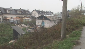 Pustili sa do prác: V najväčšej obci bardejovského okresu rastú v rómskej osade legálne rodinné domy