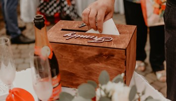 Svadobná obálka začína Slovákom robiť vrásky. Túto sumu dnes hostia dávajú najčastejšie